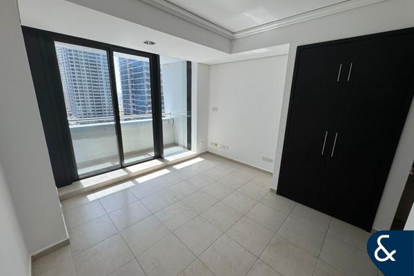 Exclusive | Bright Studio | Unfurnished